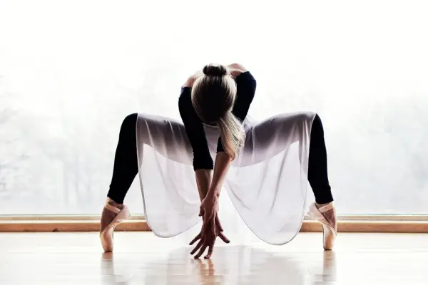 Dancer in pointe shoes